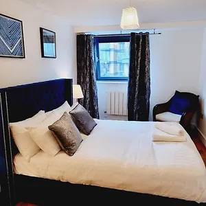 Apartment Waterside Canary Wharf, London
